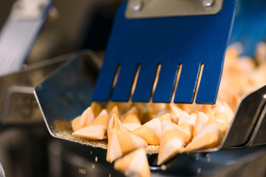 Selectum and Bühler create an innovative, healthy, CO2-neutral snack